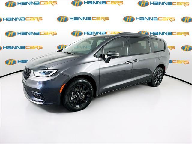 used 2021 Chrysler Pacifica car, priced at $22,465