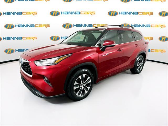 used 2020 Toyota Highlander Hybrid car, priced at $27,199