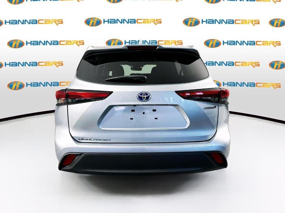 used 2021 Toyota Highlander Hybrid car, priced at $33,499