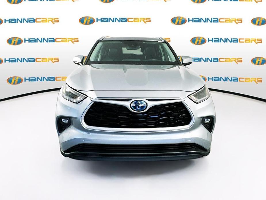 used 2021 Toyota Highlander Hybrid car, priced at $33,499