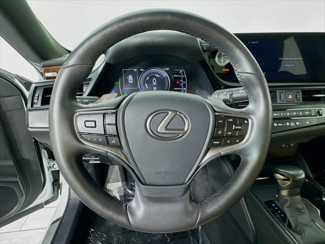 used 2024 Lexus ES 300h car, priced at $39,999