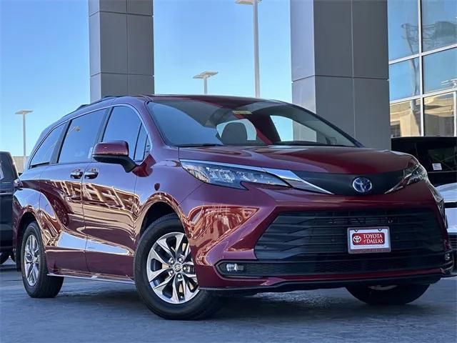 new 2025 Toyota Sienna car