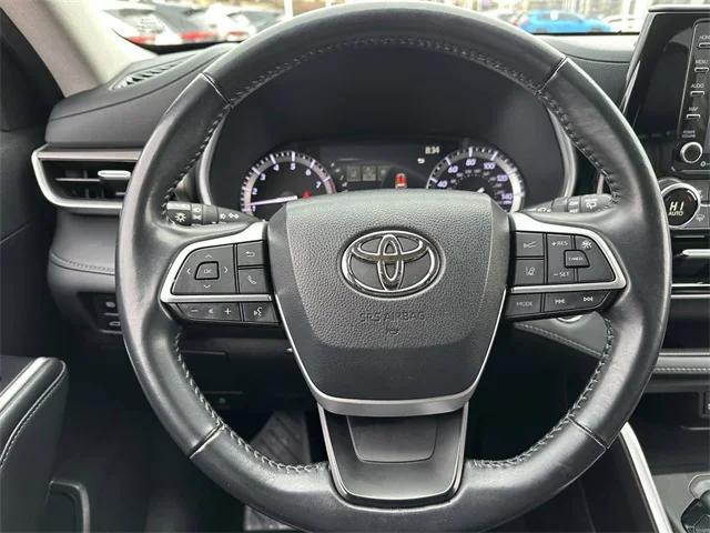 used 2022 Toyota Highlander car, priced at $31,970