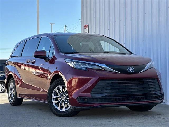 used 2022 Toyota Sienna car, priced at $34,522