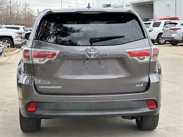 used 2015 Toyota Highlander car, priced at $18,900