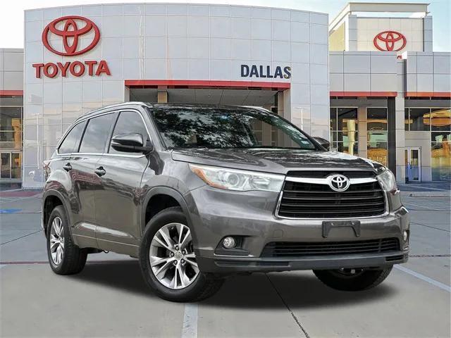 used 2015 Toyota Highlander car, priced at $18,900