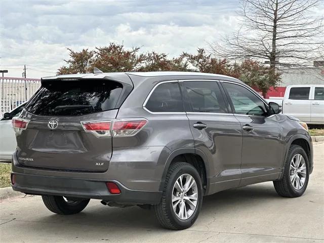 used 2015 Toyota Highlander car, priced at $18,900