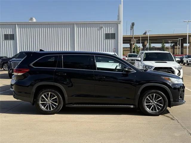 used 2017 Toyota Highlander car, priced at $23,274