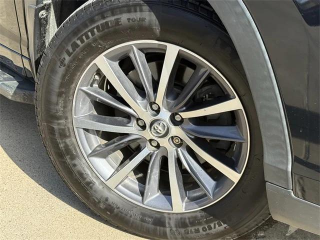 used 2017 Toyota Highlander car, priced at $23,274