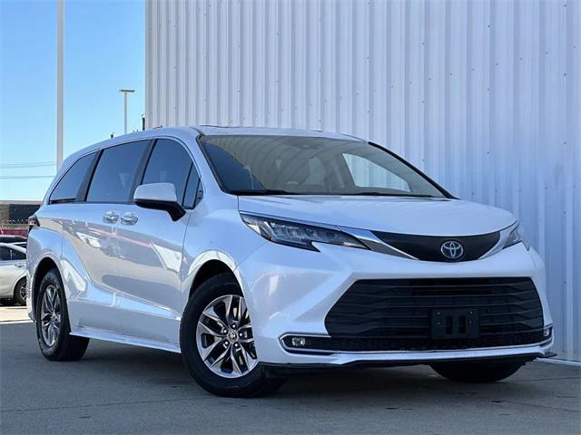 used 2022 Toyota Sienna car, priced at $35,385