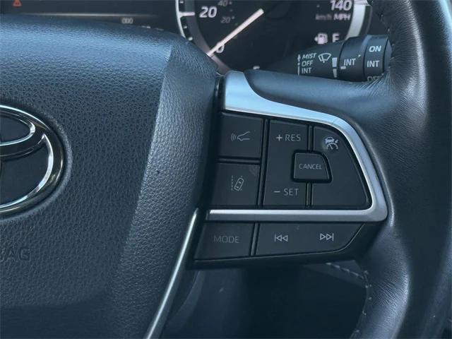 used 2023 Toyota Highlander car, priced at $33,487
