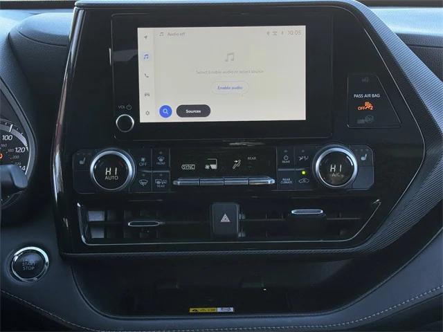 used 2023 Toyota Highlander car, priced at $33,487