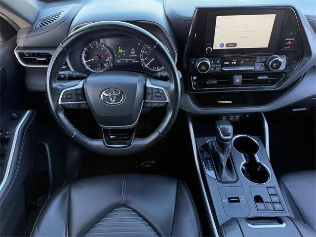 used 2023 Toyota Highlander car, priced at $33,487