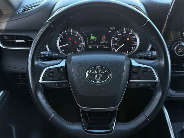 used 2023 Toyota Highlander car, priced at $33,487