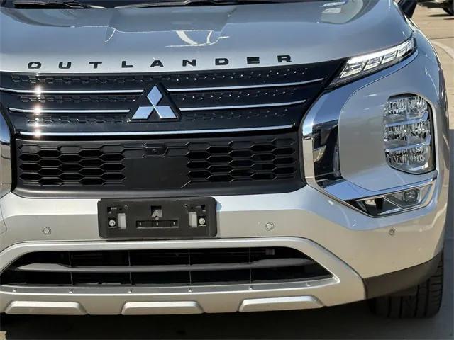 used 2024 Mitsubishi Outlander car, priced at $24,621