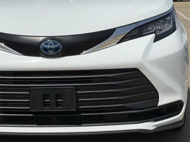 used 2023 Toyota Sienna car, priced at $34,237