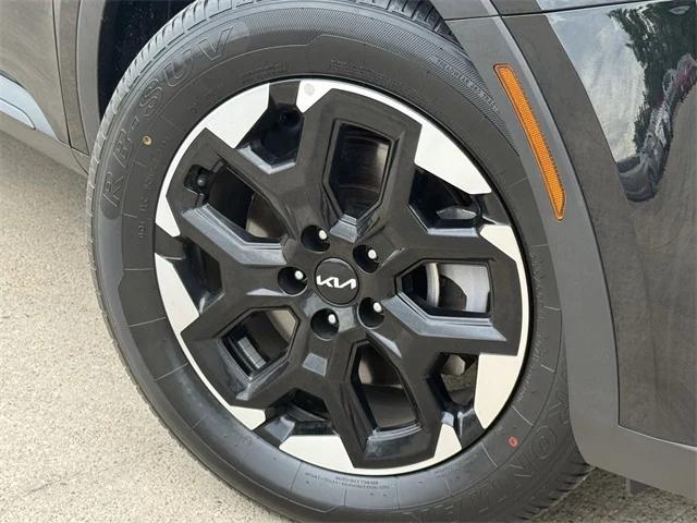 used 2024 Kia Sorento car, priced at $31,411