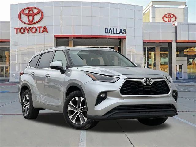 used 2021 Toyota Highlander car, priced at $29,596