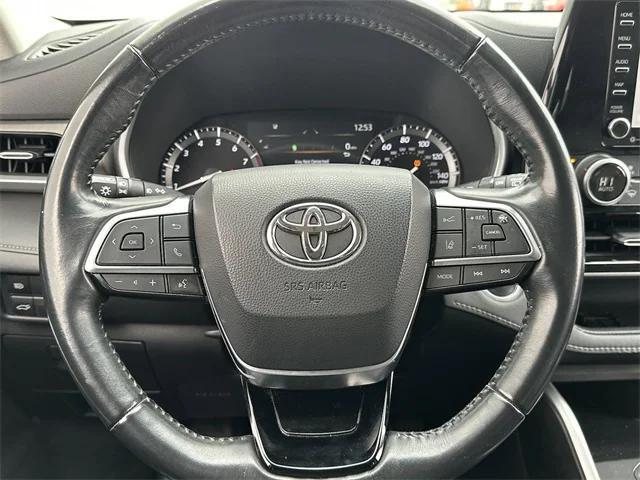 used 2021 Toyota Highlander car, priced at $29,596