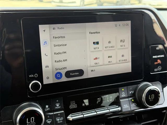 used 2023 Toyota Highlander car, priced at $35,009