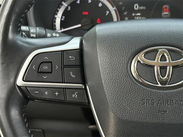 used 2023 Toyota Highlander car, priced at $35,009