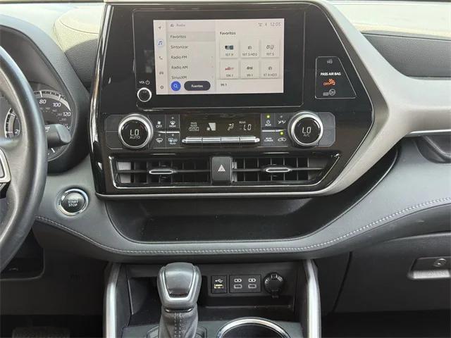 used 2023 Toyota Highlander car, priced at $35,009