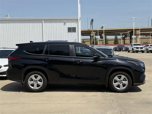 used 2023 Toyota Highlander car, priced at $35,009