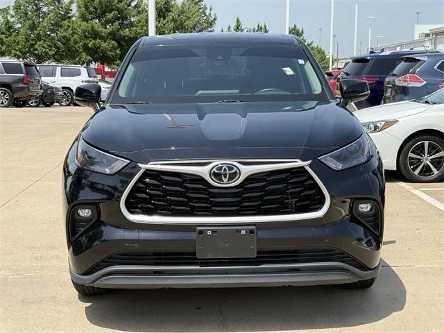 used 2023 Toyota Highlander car, priced at $35,009