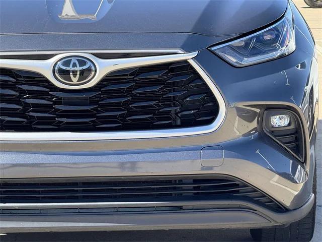 used 2021 Toyota Highlander car, priced at $21,966