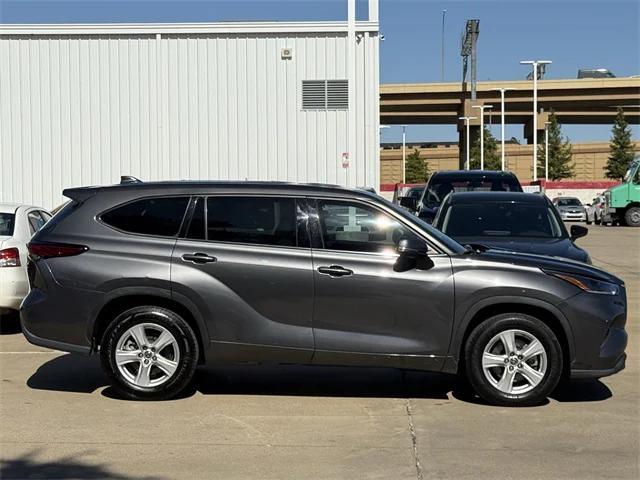 used 2021 Toyota Highlander car, priced at $21,966