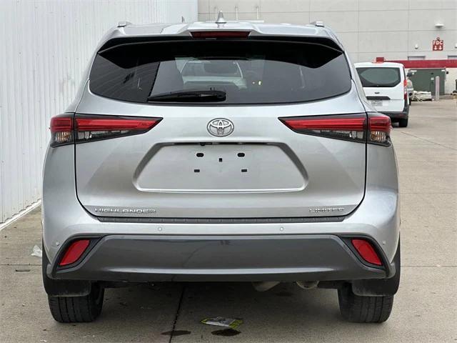 used 2022 Toyota Highlander car, priced at $36,306