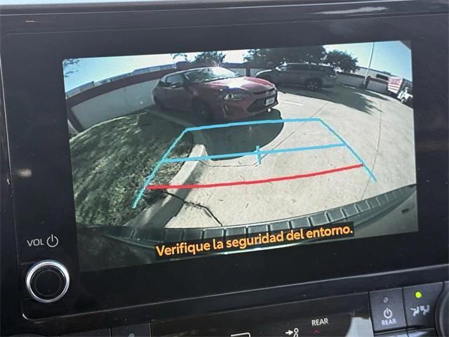 used 2023 Toyota Highlander car, priced at $34,007