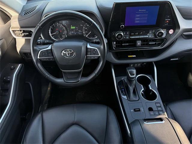 used 2023 Toyota Highlander car, priced at $34,007