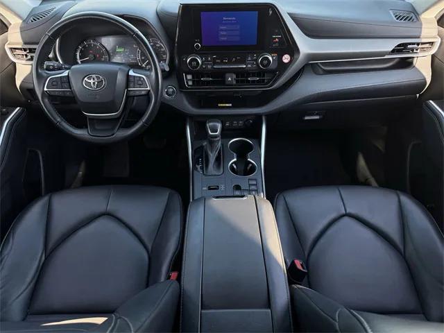 used 2023 Toyota Highlander car, priced at $34,007