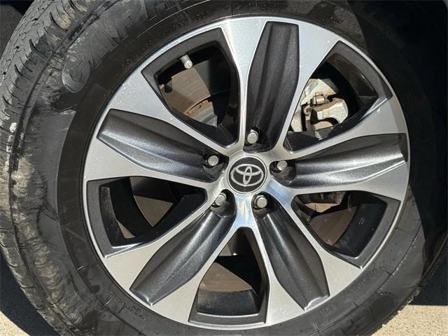 used 2023 Toyota Highlander car, priced at $34,007