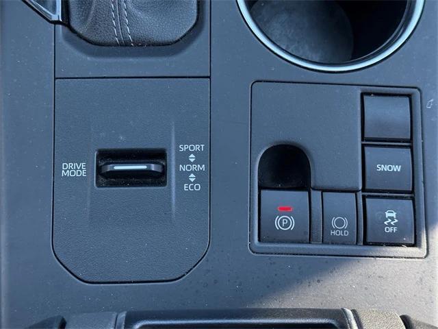 used 2023 Toyota Highlander car, priced at $34,007