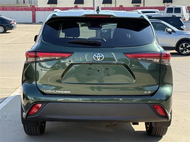used 2023 Toyota Highlander car, priced at $34,007