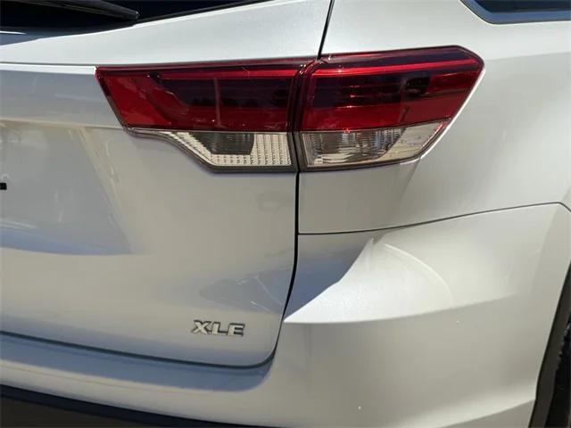 used 2019 Toyota Highlander car, priced at $25,247