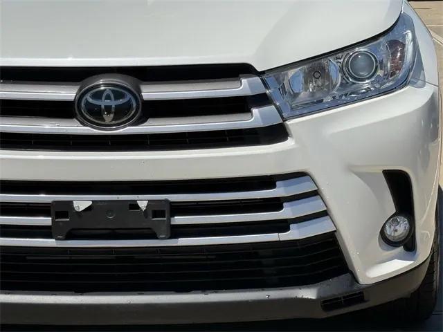 used 2019 Toyota Highlander car, priced at $25,247