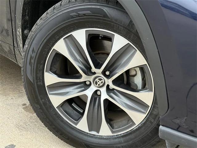 used 2024 Toyota Highlander car, priced at $40,684