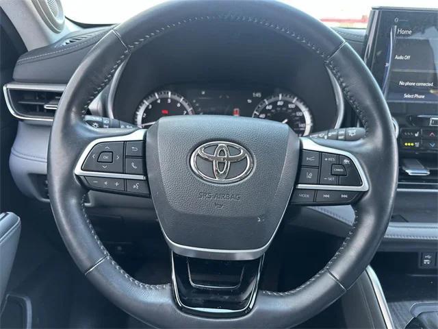 used 2022 Toyota Highlander car, priced at $44,975