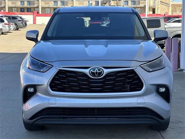 used 2023 Toyota Highlander car, priced at $36,663