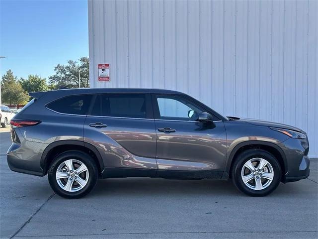 used 2024 Toyota Highlander car, priced at $40,199