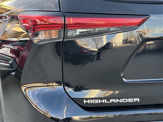 used 2023 Toyota Highlander car, priced at $38,856