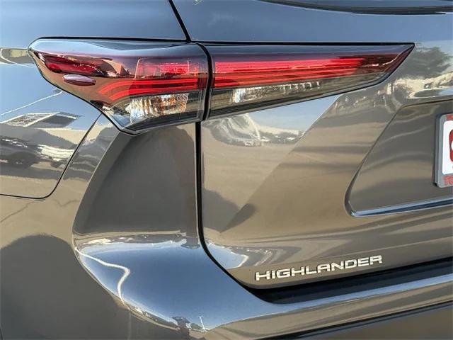 used 2024 Toyota Highlander car, priced at $42,387