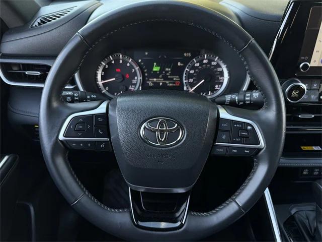 used 2024 Toyota Highlander car, priced at $42,387
