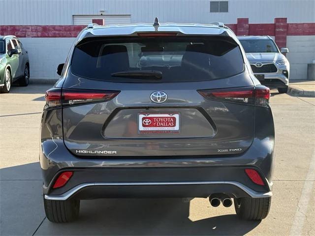 used 2024 Toyota Highlander car, priced at $42,387