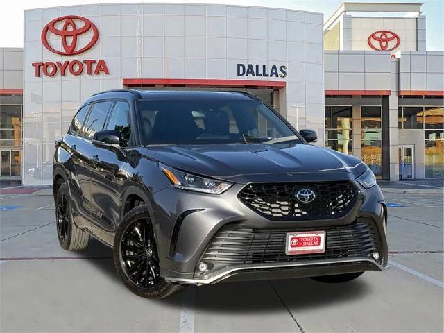used 2024 Toyota Highlander car, priced at $42,387
