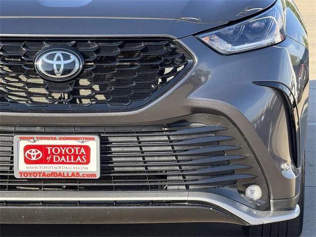 used 2024 Toyota Highlander car, priced at $42,387