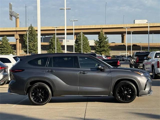 used 2024 Toyota Highlander car, priced at $42,387